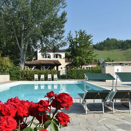 Casa Di Giulia: Rustic Charm With Pool And Park Views